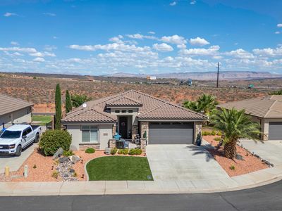 1068 N Lesa Ln