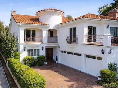 5128 Avenida Hacienda