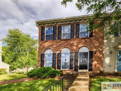1101 Doolittle Dr