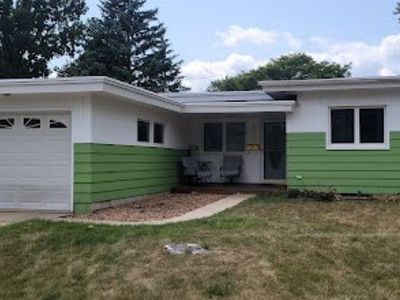 282 Muenter Ave
