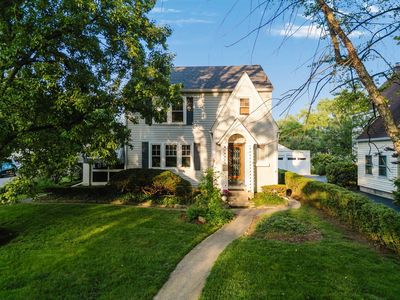944 S Cassingham Rd
