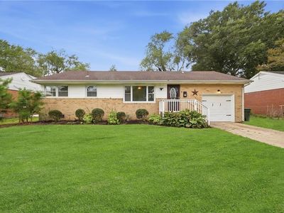 10 Eastlawn Dr