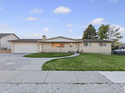 230 Fairlane Dr