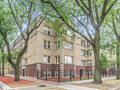 3923 W Ainslie St #2