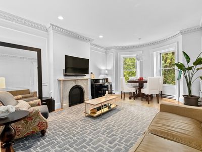 36 Worcester Sq APT 4