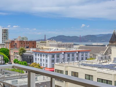 1650 Jackson St APT 808