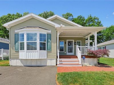 65 Lark Ln