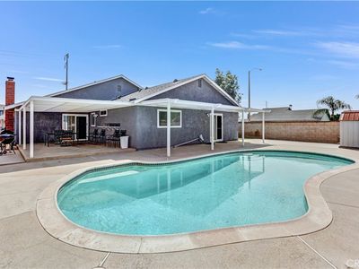 2466 S Sultana Ave