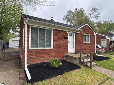 1073 Colonial Dr