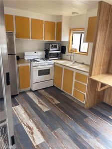 Property at 11250 Playa, Culver City, CA