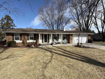 40 West Basswood Lane