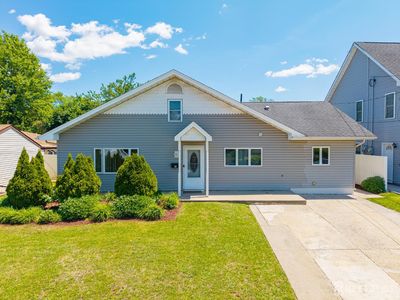 24 Winthrop Rd
