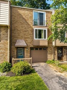 323 Joan Of Arc Ct