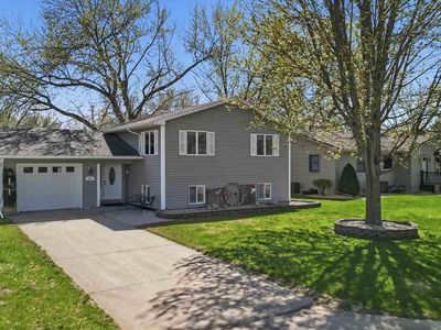 Property at 802 1st St SW, Madelia, MN