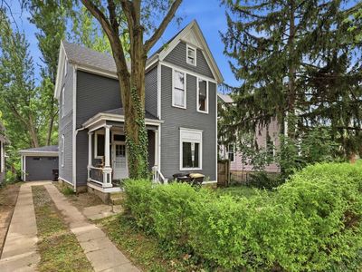 223 W Woodland Ave