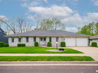 6305 N Suffolk Dr