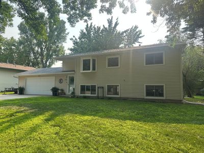1835 Bayview Dr