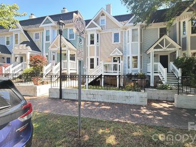316 W 10th St