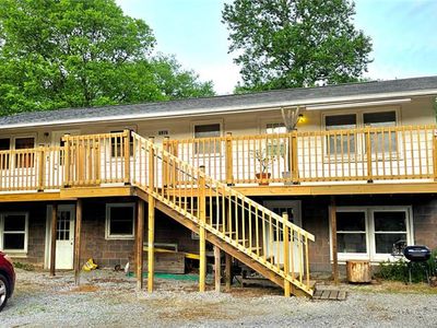 6976 Hayton School Rd