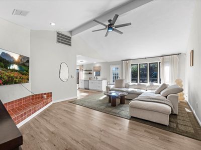 223 Kirkaldy Dr