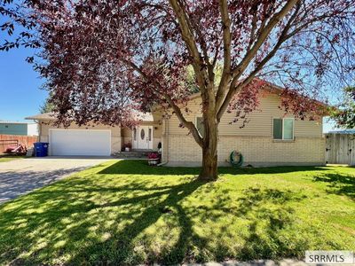 Property at 2 Brandon Dr, Sugar City, ID