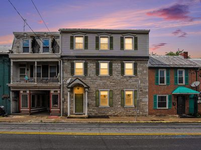 9 E Main St