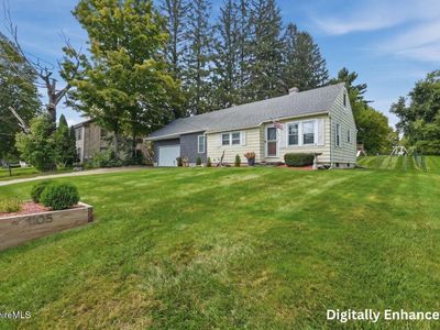 1105 Main St