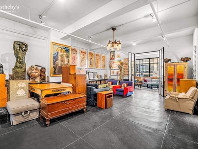 335 W 38th St APT 11