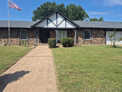 1411 N Choctaw Pl