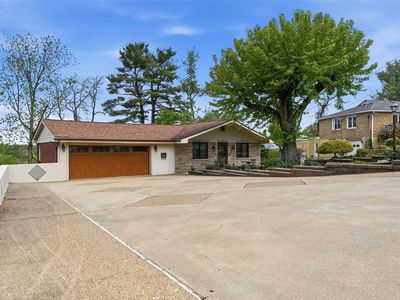 226 Williamsburg Dr