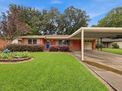 627 Crepe Myrtle Ave