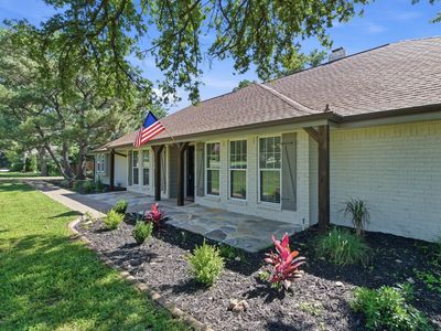 835 Cross Timbers Dr