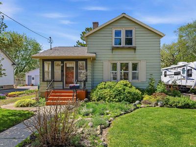 218 Roller Ave
