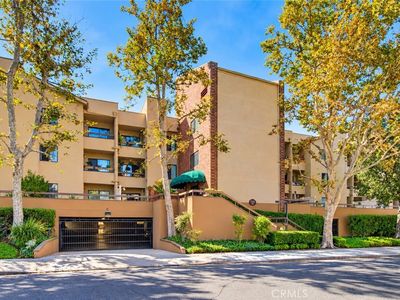 460 Oak St APT 215