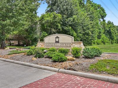 73 Scarlet Woods Ct