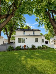 215 Buchannon St N