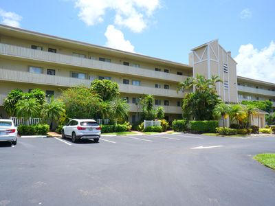 7286 HUNTINGTON Lane #306