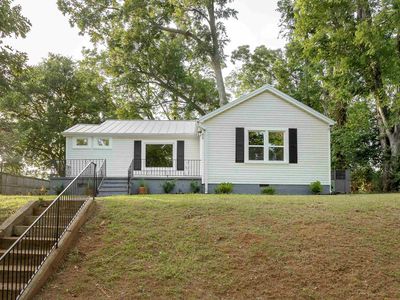 615 E Mobile St