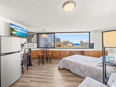 1700 Ala Moana Blvd APT 2004