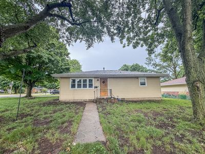 811 N East St