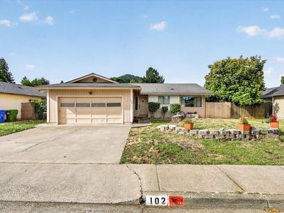 102 Hickory Dr