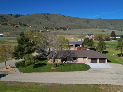 18402 W Campbell Loop