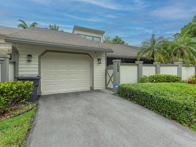 2586 Bedford Mews Drive