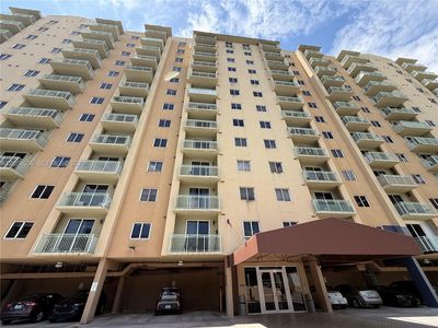 3500 Coral Way APT 907