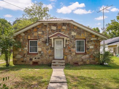 105 S Walnut Street