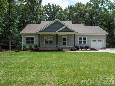 216 Paradise Dr