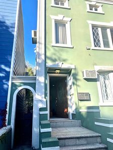 33 Devoe St #1