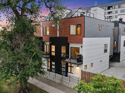 3264 W Conejos Pl