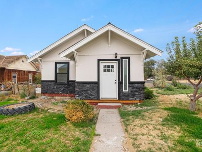 228 8th Ave S
