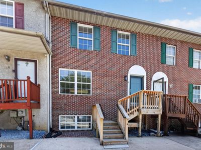 8 Freedom Ct